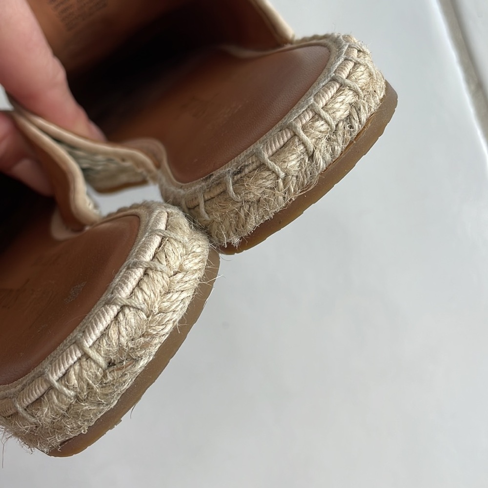 Kate Spade mules with Pom, size 10 - Picture 6 of 7